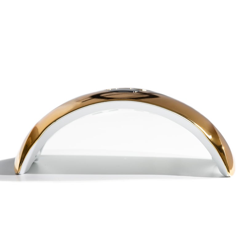 Kynsiuuni edest&auml;.